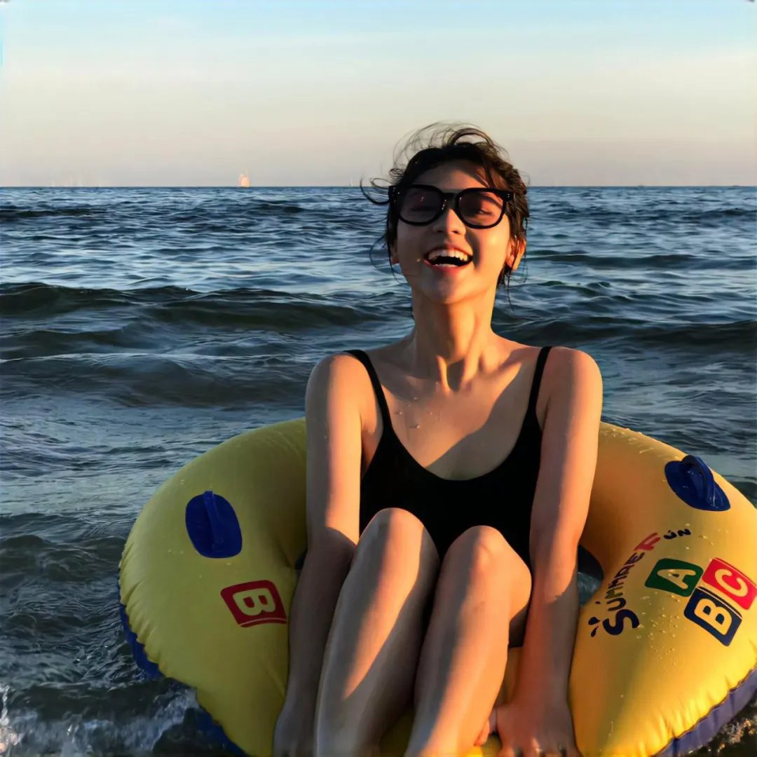 人还活著海报
