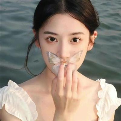 摇滚芭比海报