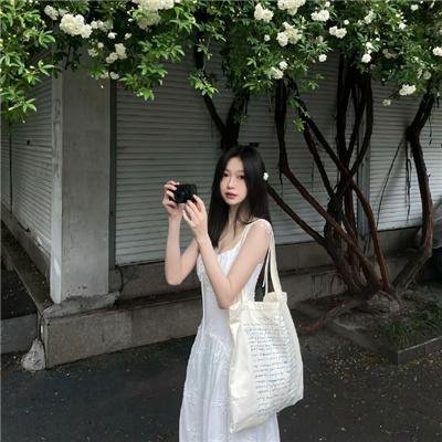 战火下海报